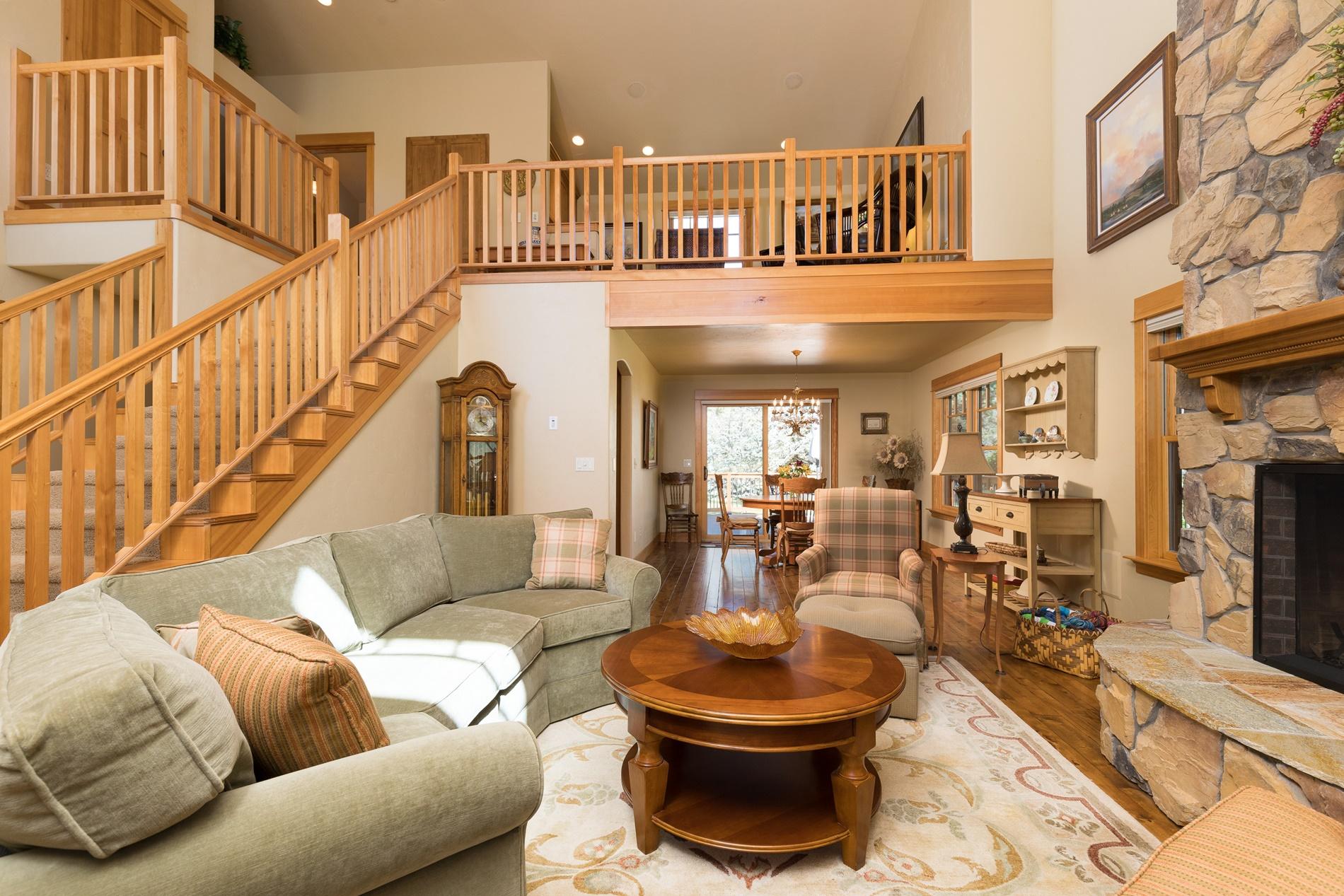 64980 Gerking Market Road Bend, OR 97703 - Photo 8 of 35 Dramatic view that meets you when you enter the front door.