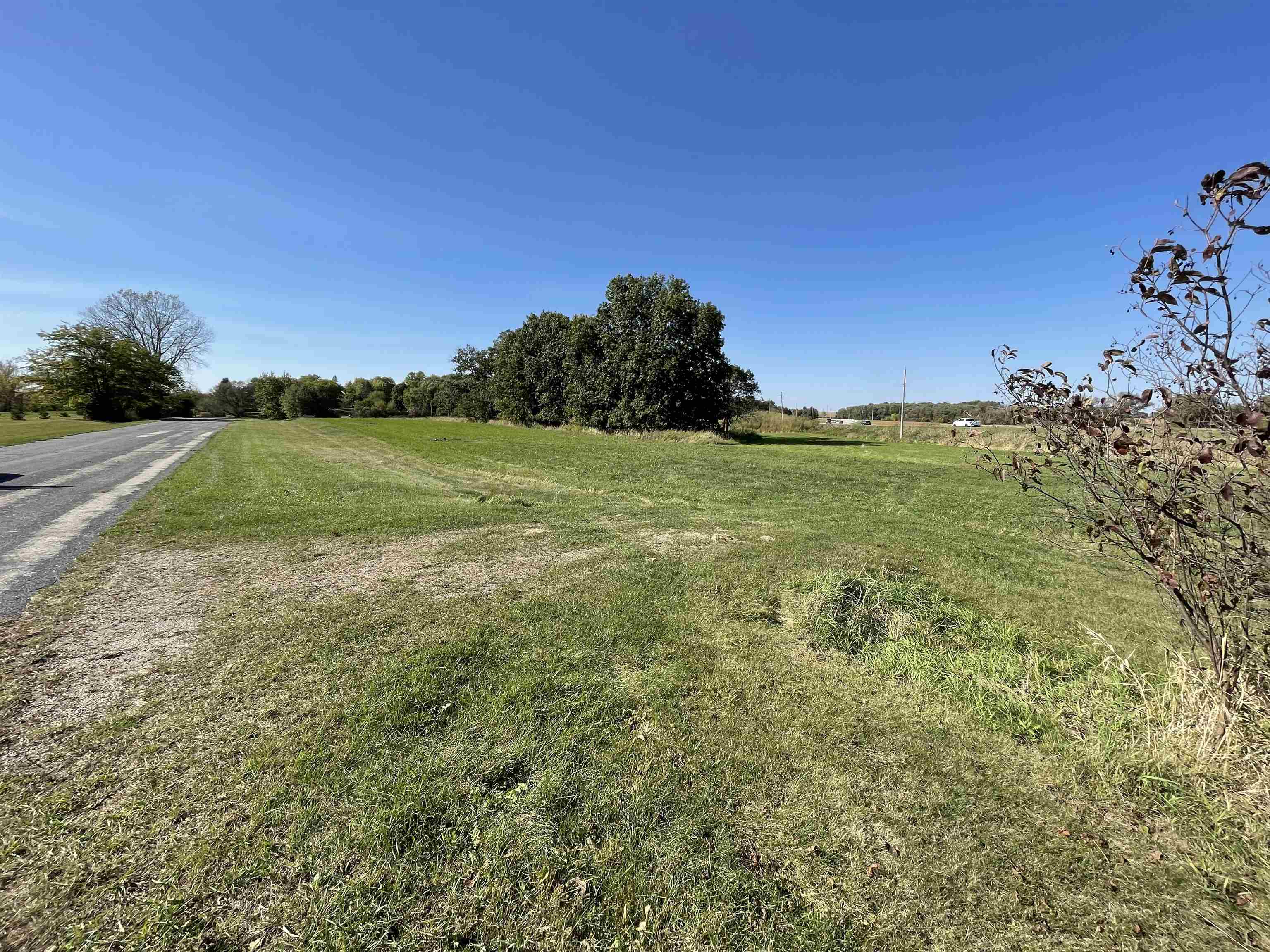 11.18 Hillcrest Road Juneau, WI 53039 - Photo 7 of 8