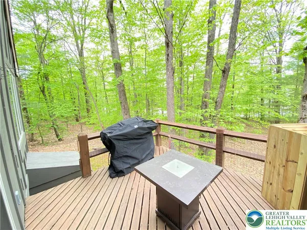 $2,250 | 27 Downhill Hill, Lake Harmony, PA 18624