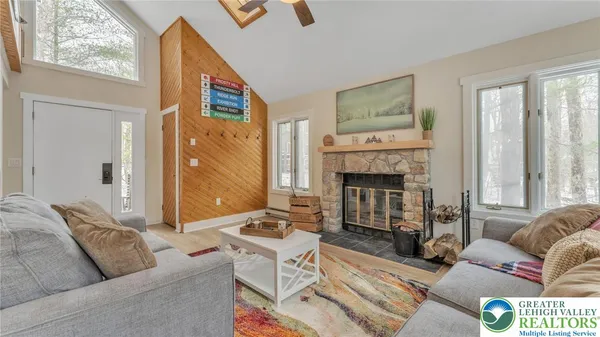 $2,250 | 27 Downhill Hill, Lake Harmony, PA 18624