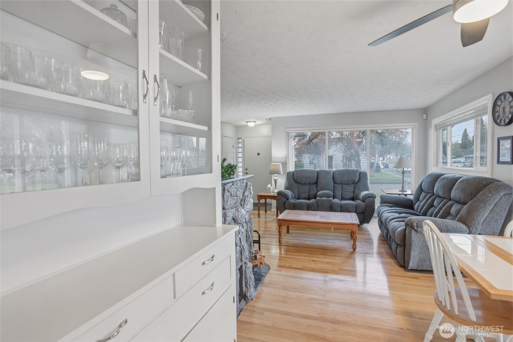 2748 Field Street Longview, WA 98632 - Photo 15 of 39 a living room with furniture and a large window
