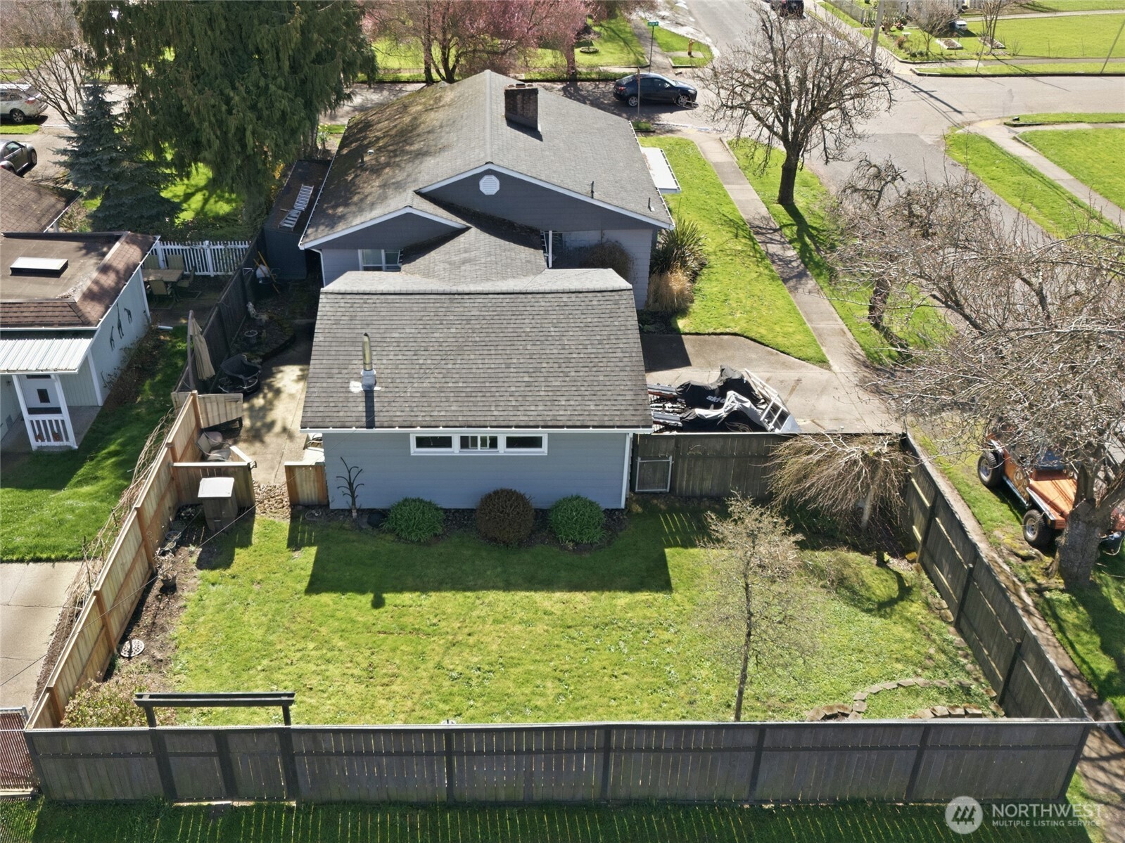2748 Field Street Longview, WA 98632 - Photo 39 of 39 an aerial view of a house with garden