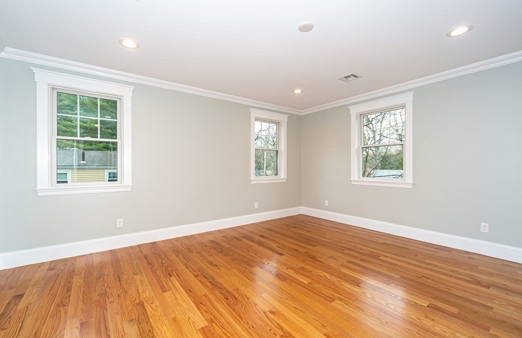 28 MacArthur Road Natick, MA 01760 - Photo 31 of 41 Gallery Image 31