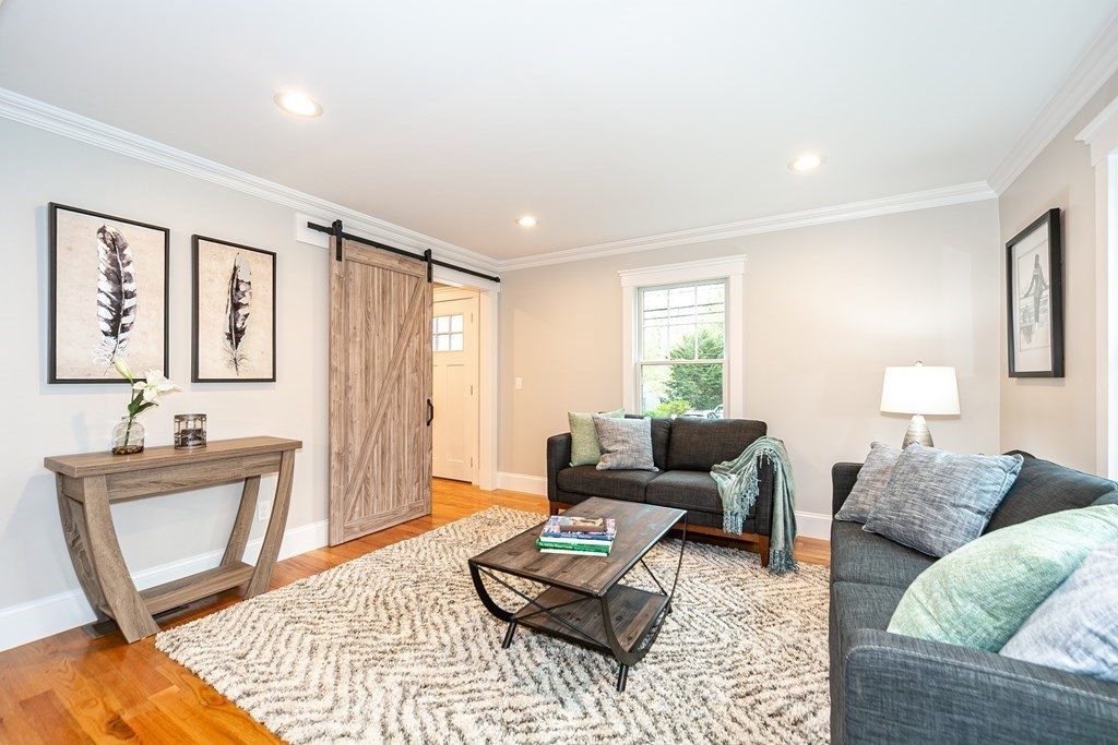 28 MacArthur Road Natick, MA 01760 - Photo 8 of 41 Gallery Image 8