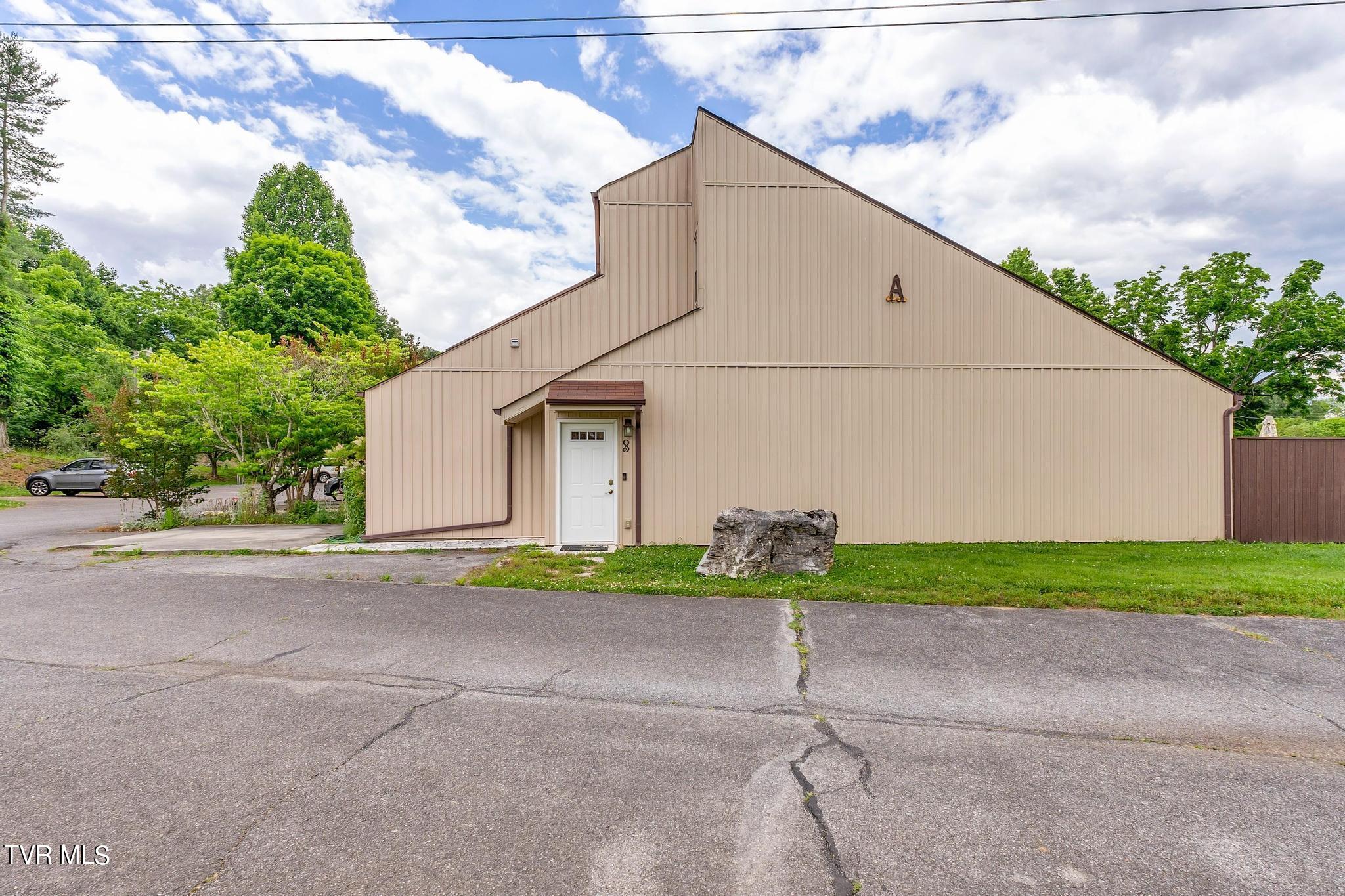 780 Hamilton Road, Unit A8 Blountville, TN 37617 - Photo 1 of 32 ARW03535