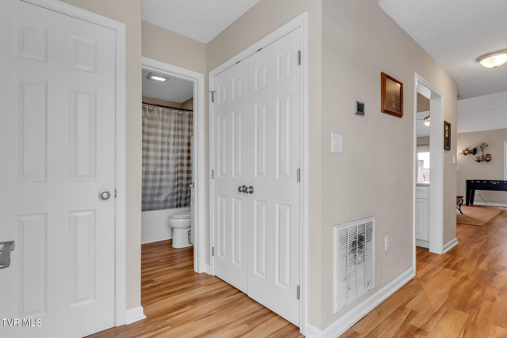 780 Hamilton Road, Unit A8 Blountville, TN 37617 - Photo 5 of 32 ARW03550