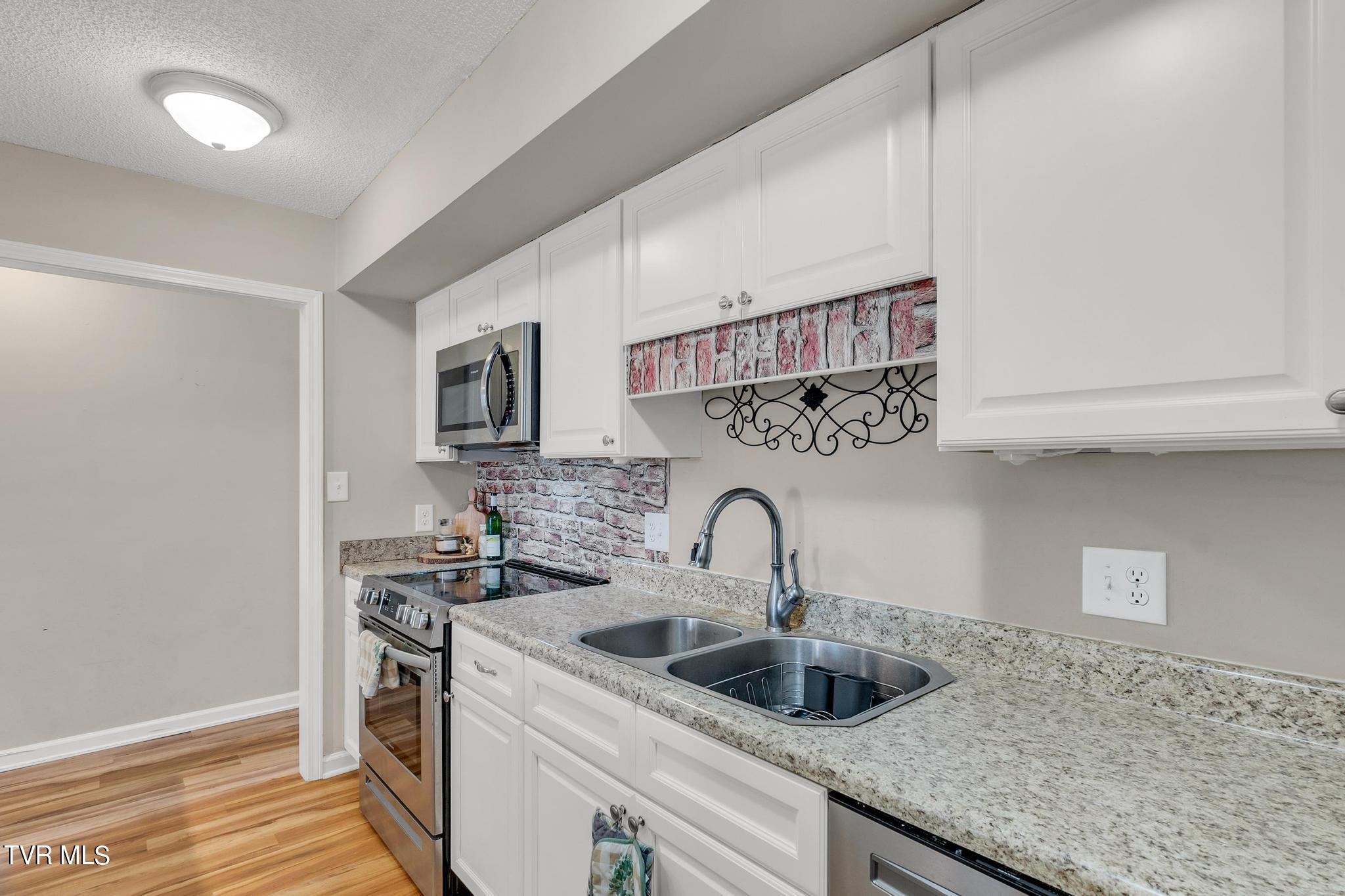 780 Hamilton Road, Unit A8 Blountville, TN 37617 - Photo 7 of 32 ARW03556