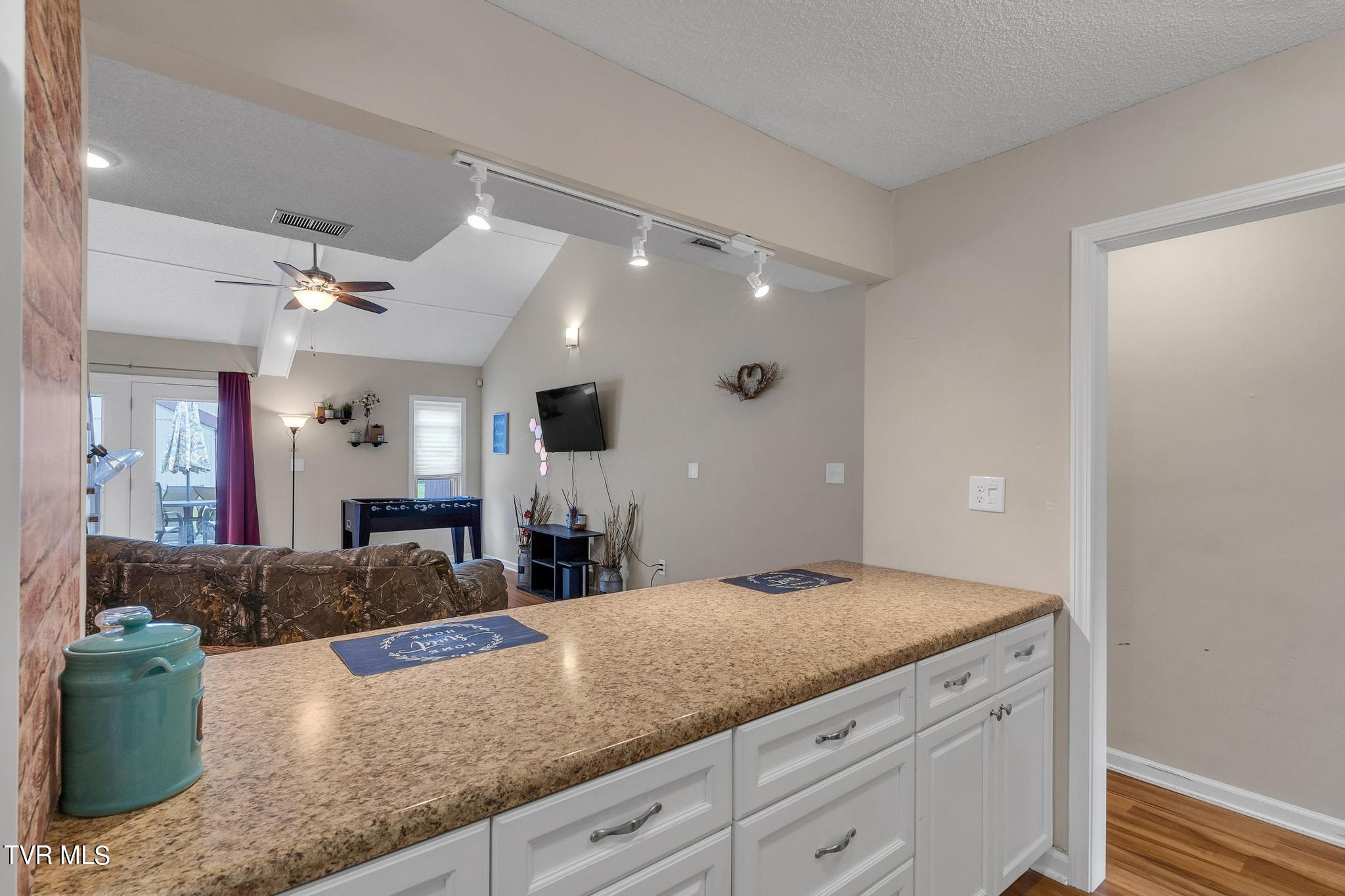 780 Hamilton Road, Unit A8 Blountville, TN 37617 - Photo 8 of 32 ARW03559