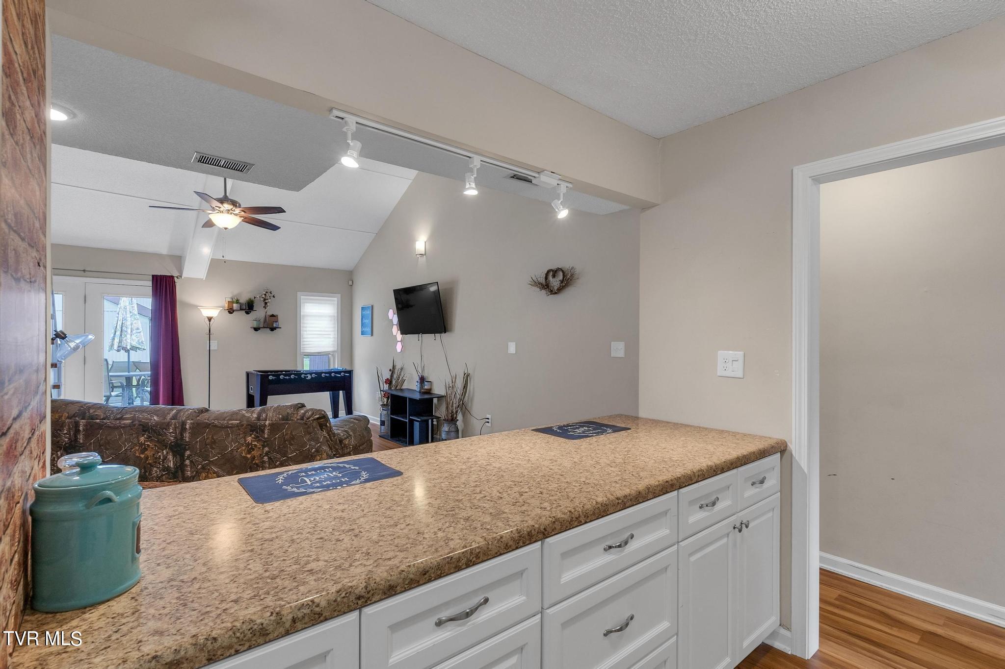 780 Hamilton Road, Unit A8 Blountville, TN 37617 - Photo 9 of 32 ARW03562