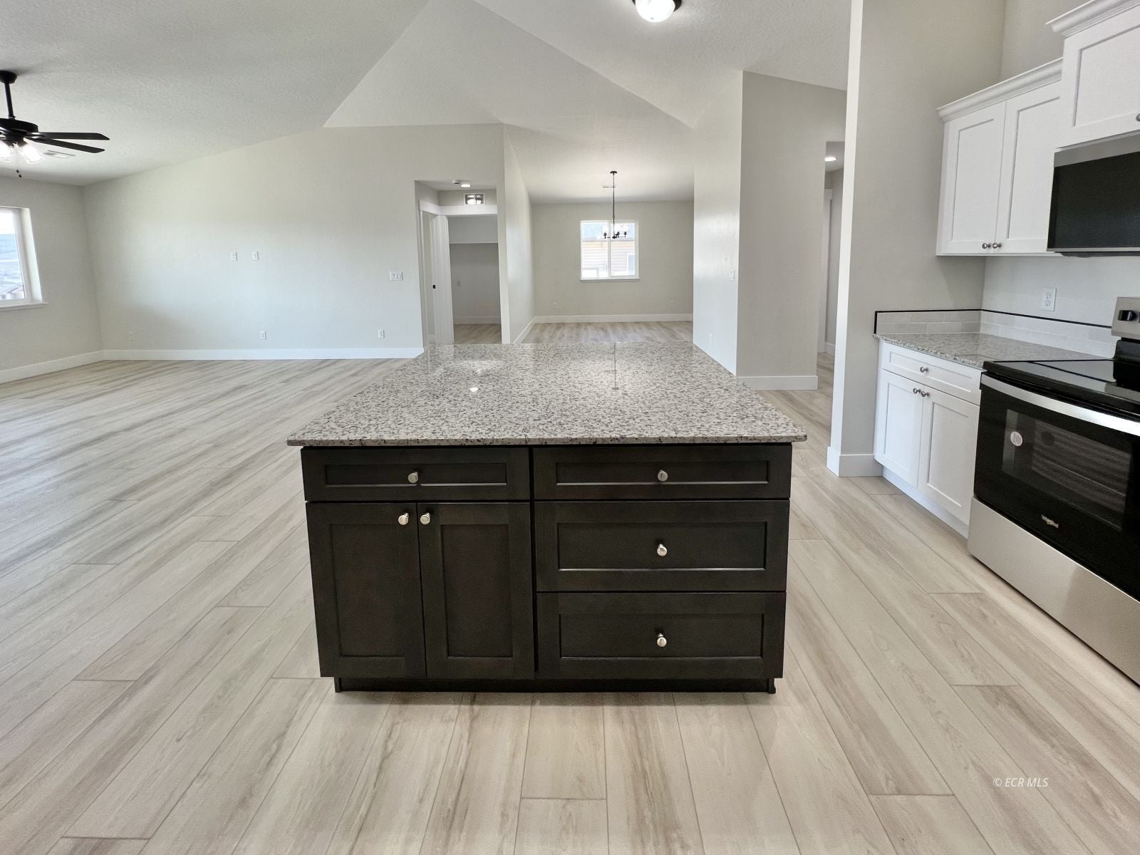 219 Spring Creek Parkway Spring Creek, NV 89815 - Photo 10 of 32 Gallery Image 10