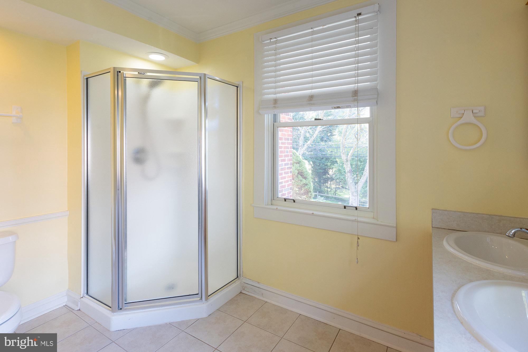 1424 West Joppa Road Towson, MD 21204 - Photo 14 of 30 Separate shower