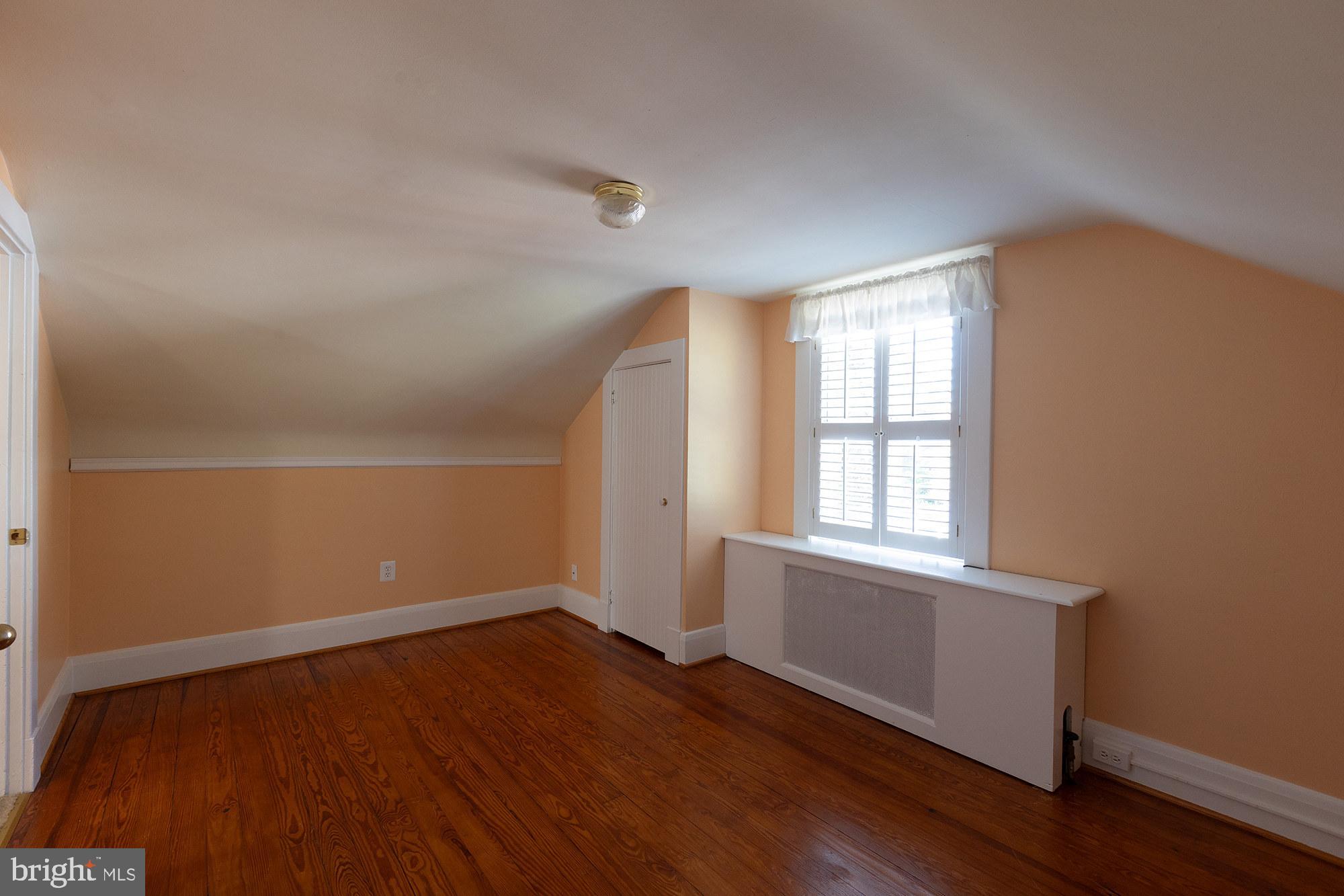 1424 West Joppa Road Towson, MD 21204 - Photo 15 of 30 Second bedroom