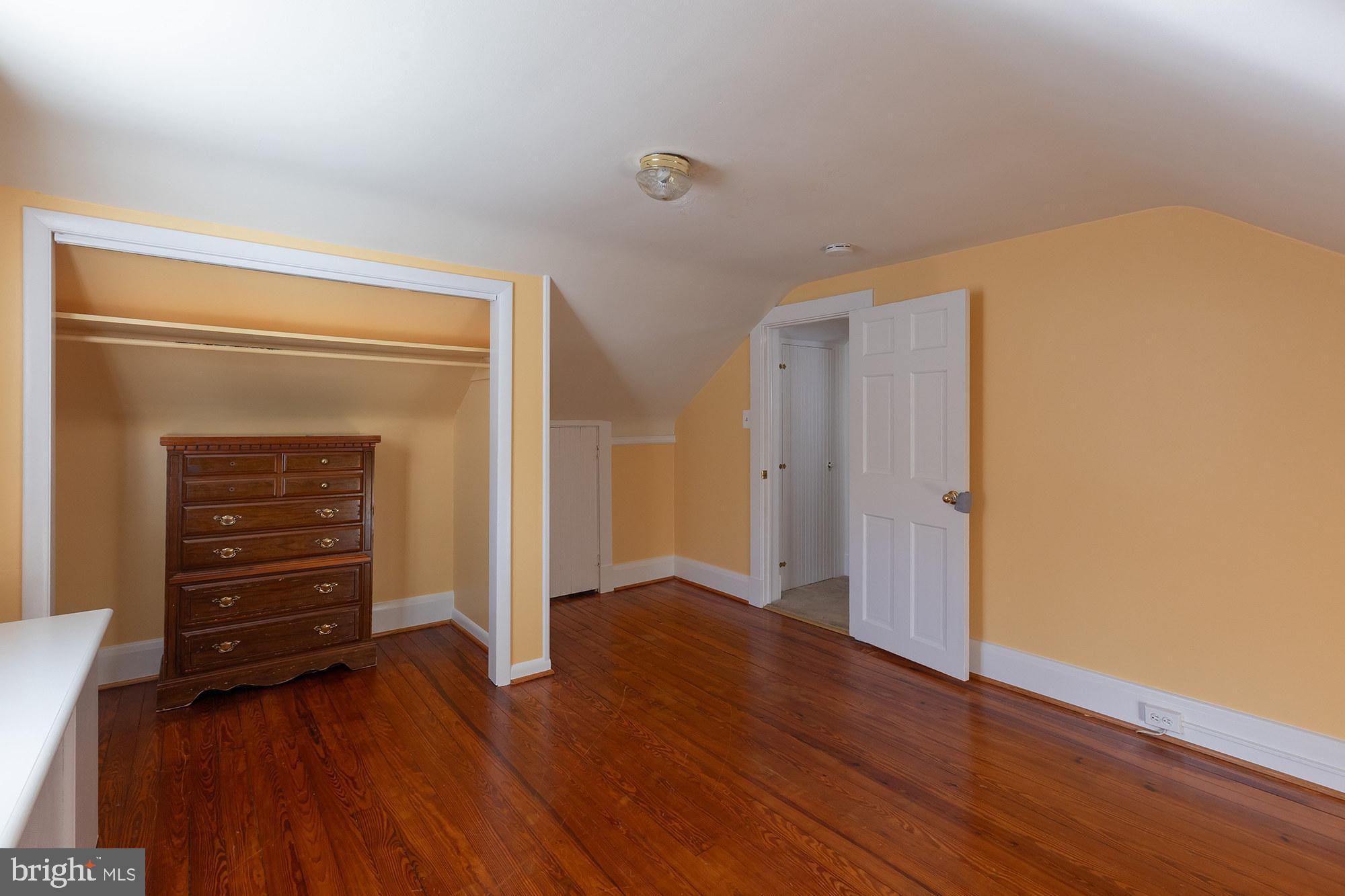 1424 West Joppa Road Towson, MD 21204 - Photo 17 of 30 Third bedroom