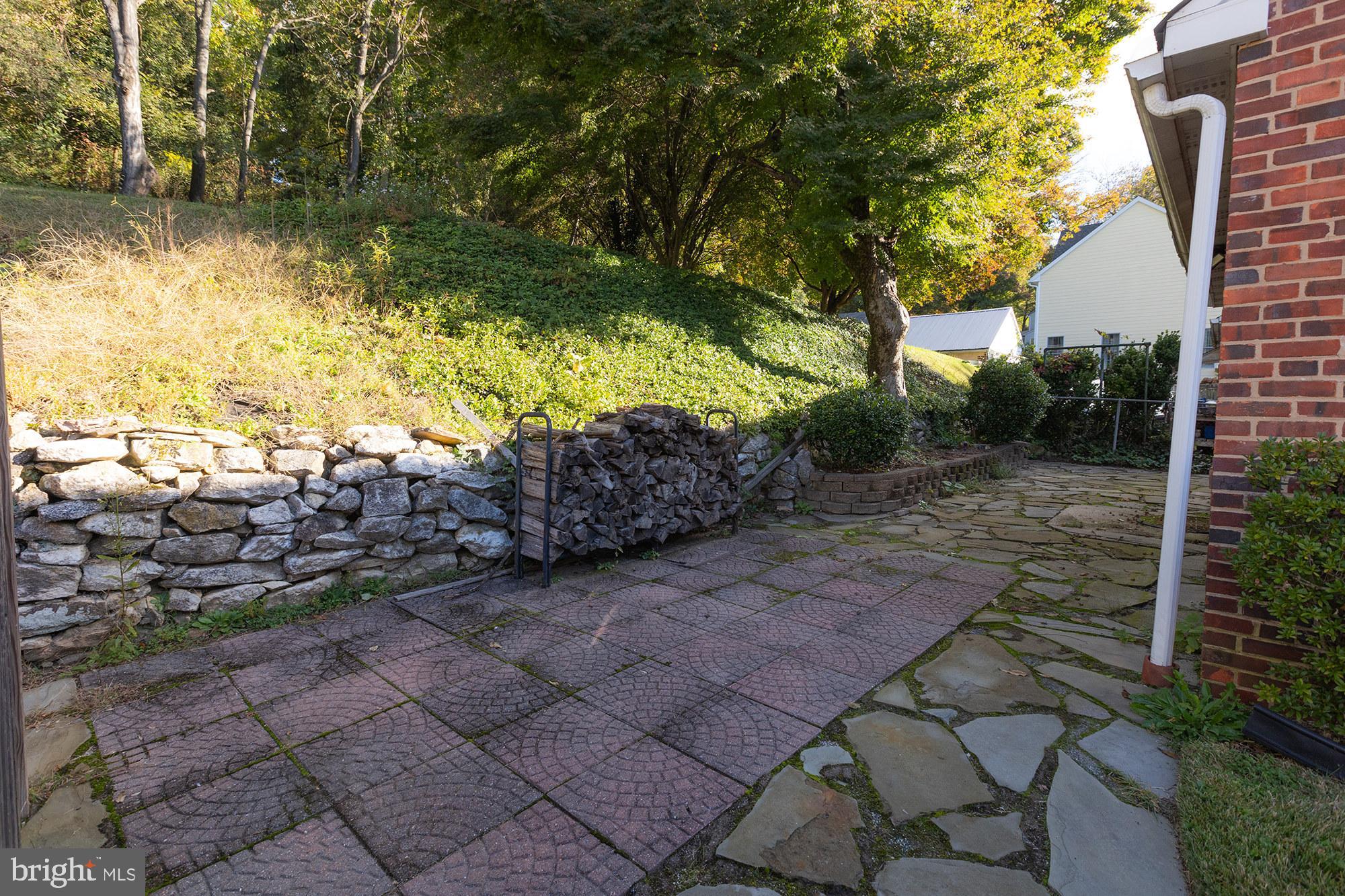 1424 West Joppa Road Towson, MD 21204 - Photo 26 of 30 Stone back patio
