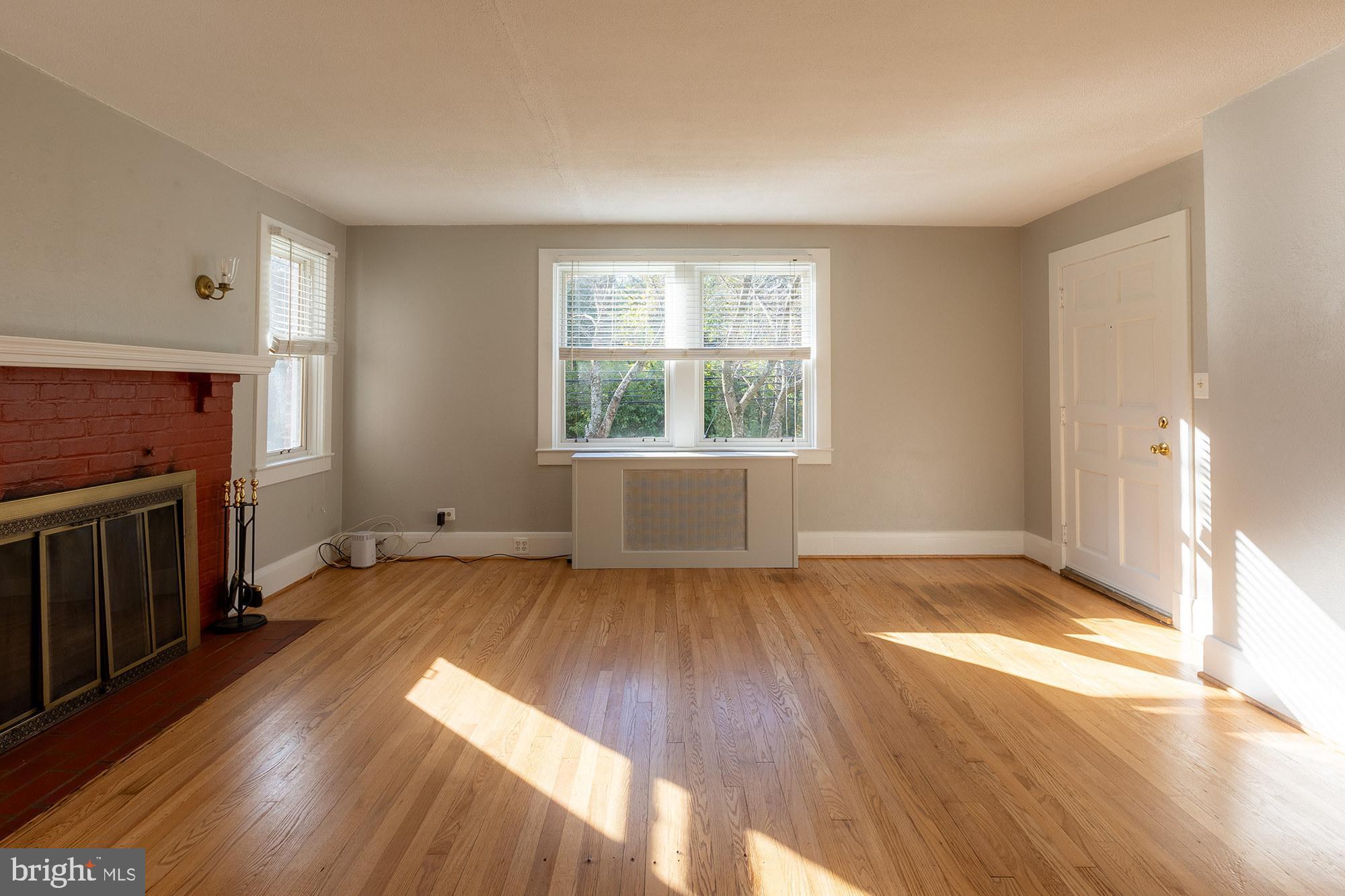 1424 West Joppa Road Towson, MD 21204 - Photo 5 of 30 Lots of natural light