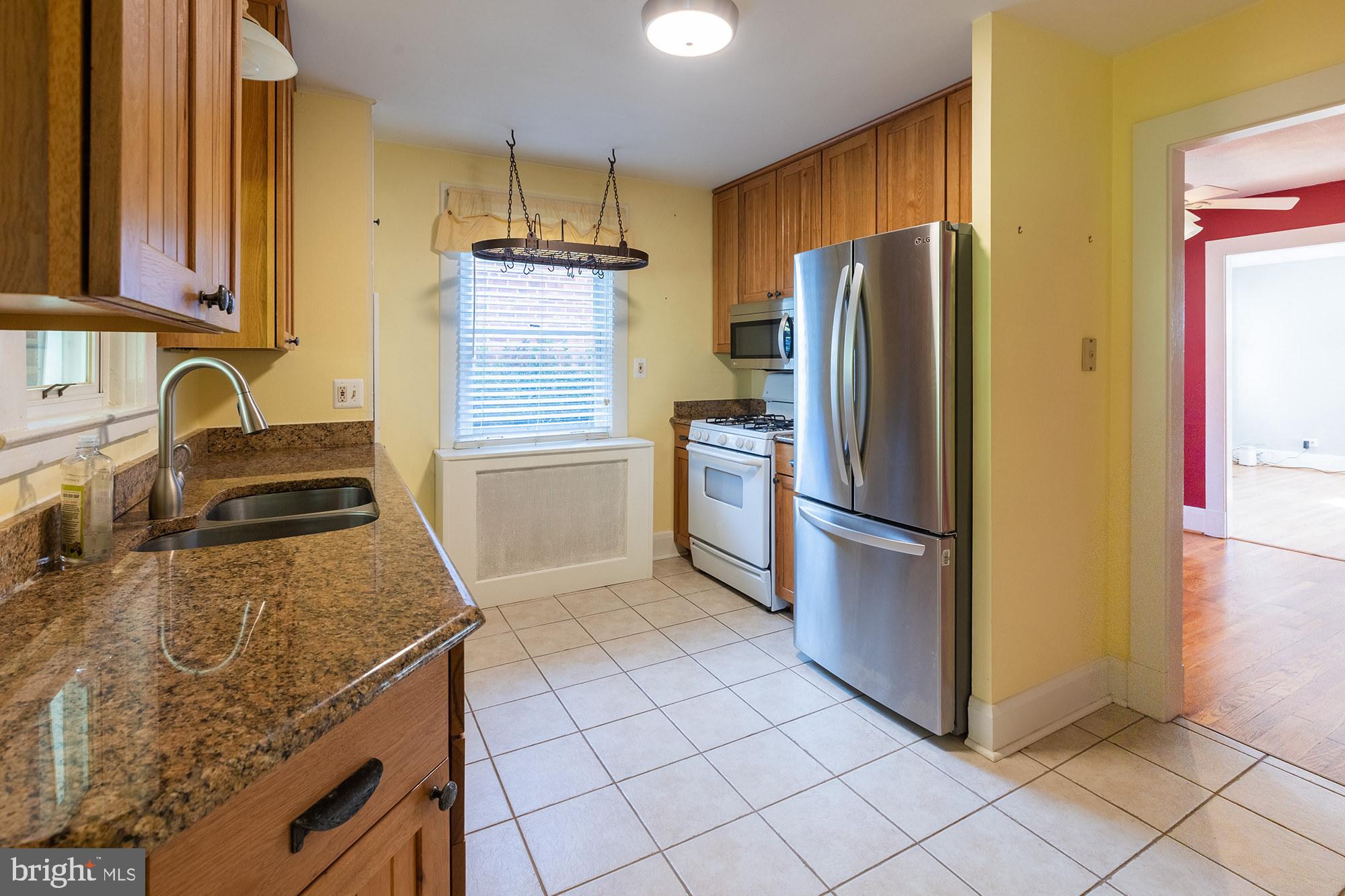 1424 West Joppa Road Towson, MD 21204 - Photo 6 of 30 Granite counters