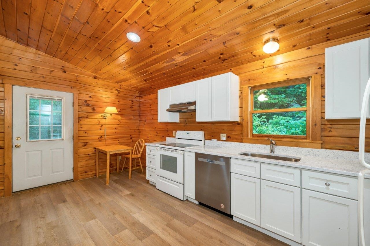 187 Chaisson Road Plymouth, NH 03264 - Photo 4 of 39