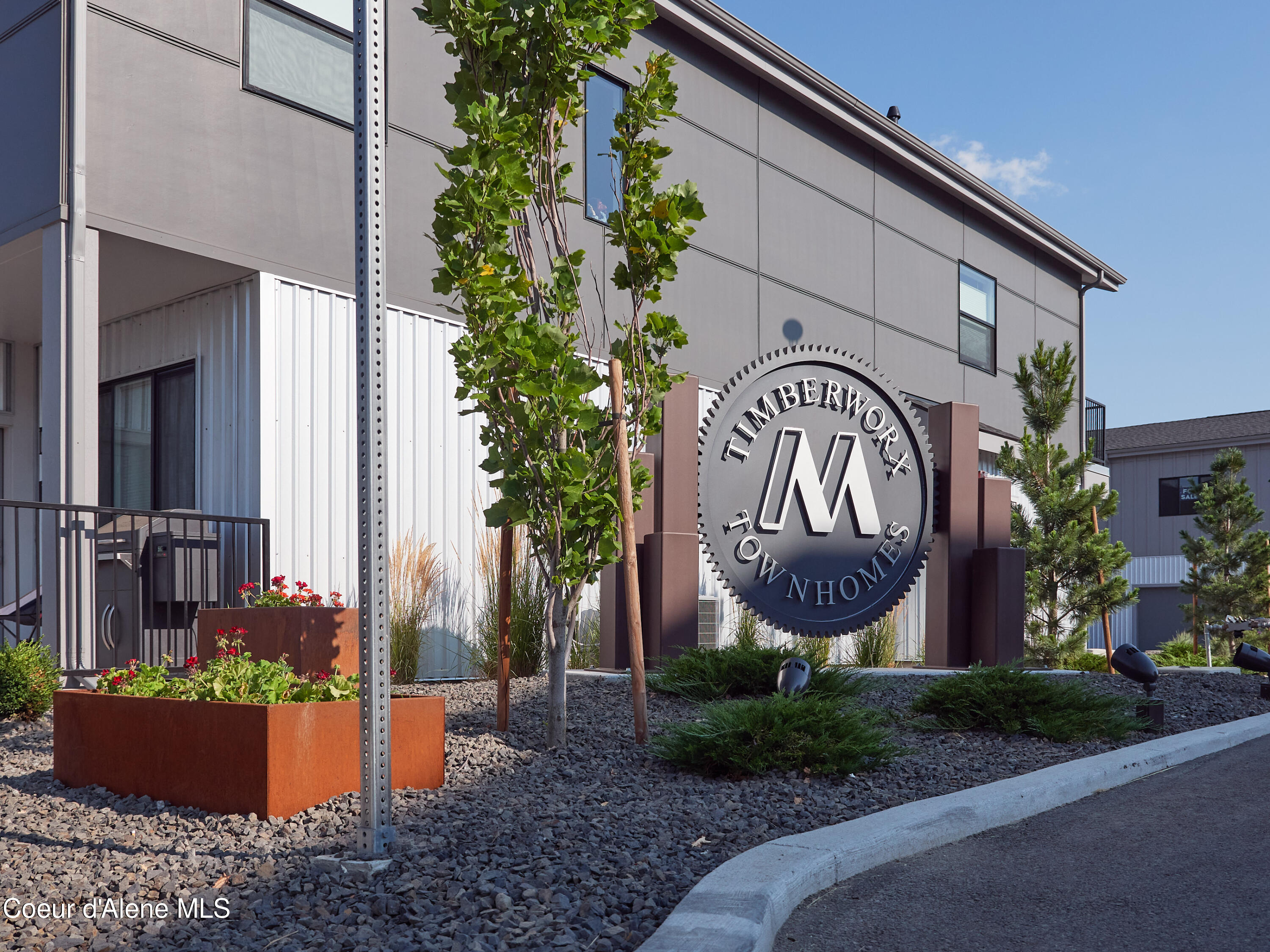 1037 East RR Avenue Post Falls, ID 83854 - Photo 60 of 64 web_flowers_8_24_08