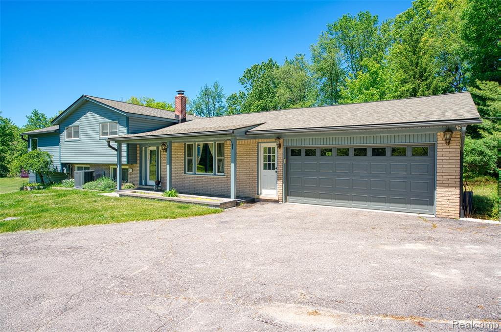 940 Rowland Road Leonard, MI 48367 - Photo 4 of 59
