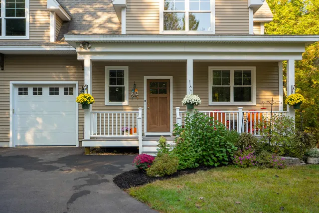 $1,100,000 | 34 Newfield Road, Freeport, ME 04032