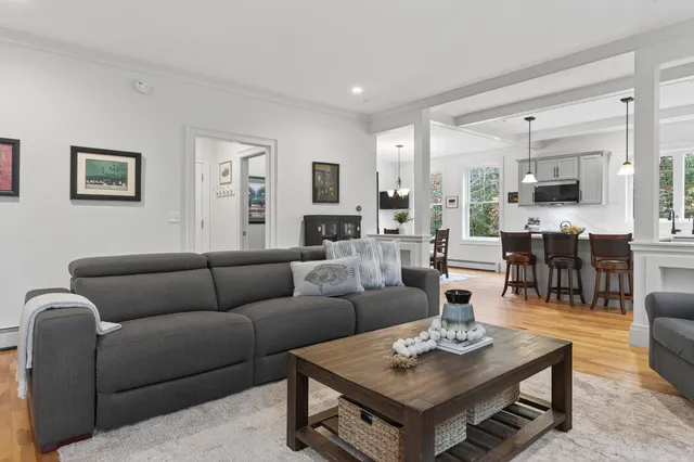 $1,100,000 | 34 Newfield Road, Freeport, ME 04032