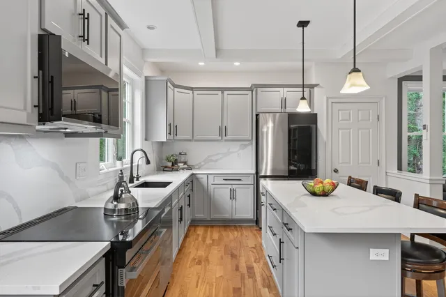 $1,100,000 | 34 Newfield Road, Freeport, ME 04032