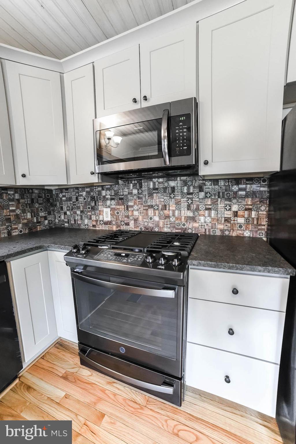 45054 Trooper's Road Tall Timbers, MD 20690 - Photo 12 of 73 Backsplash is a perfect custom touch!