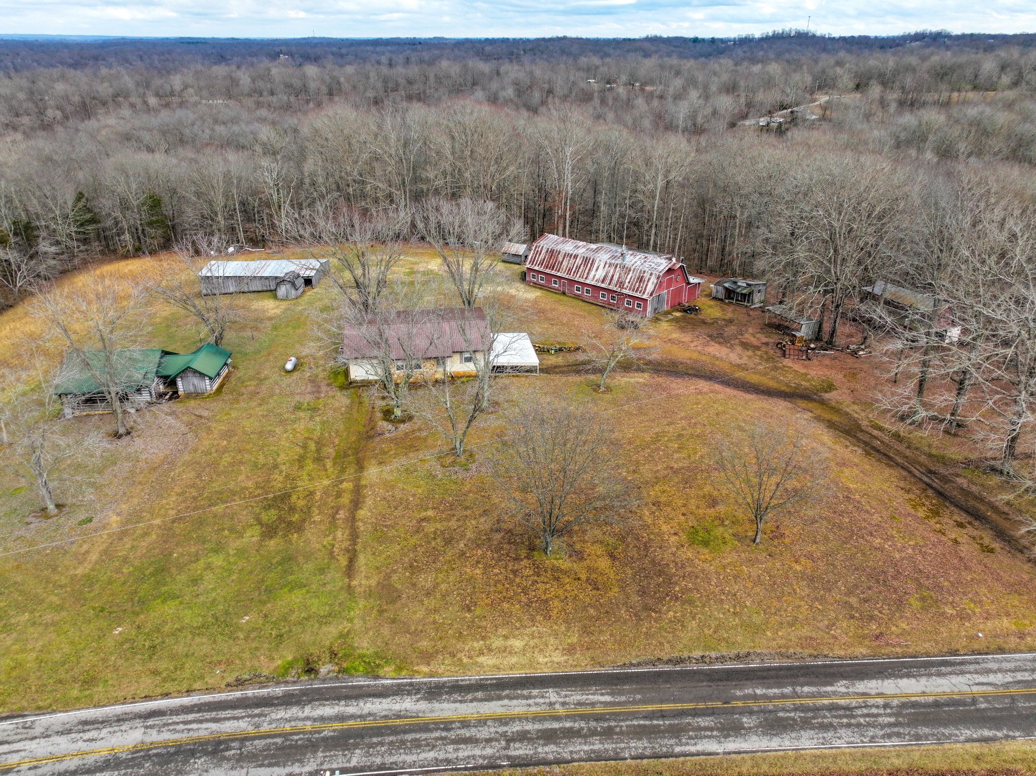 3360 Bowker Road Charlotte, TN 37036 - Photo 1 of 44 Gallery Image 1