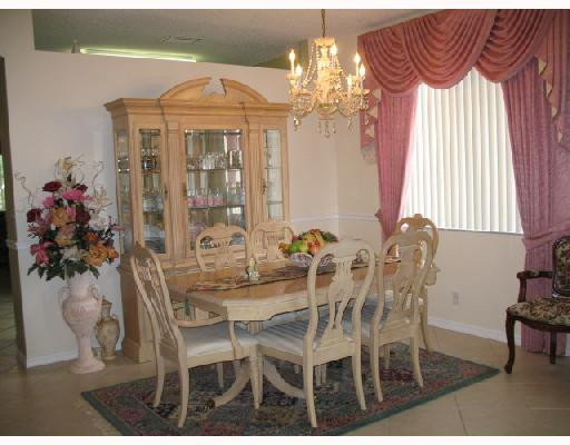 5019 Pebblebrook Way Pompano Beach, FL 33073 - Photo 3 of 9 Dining Room