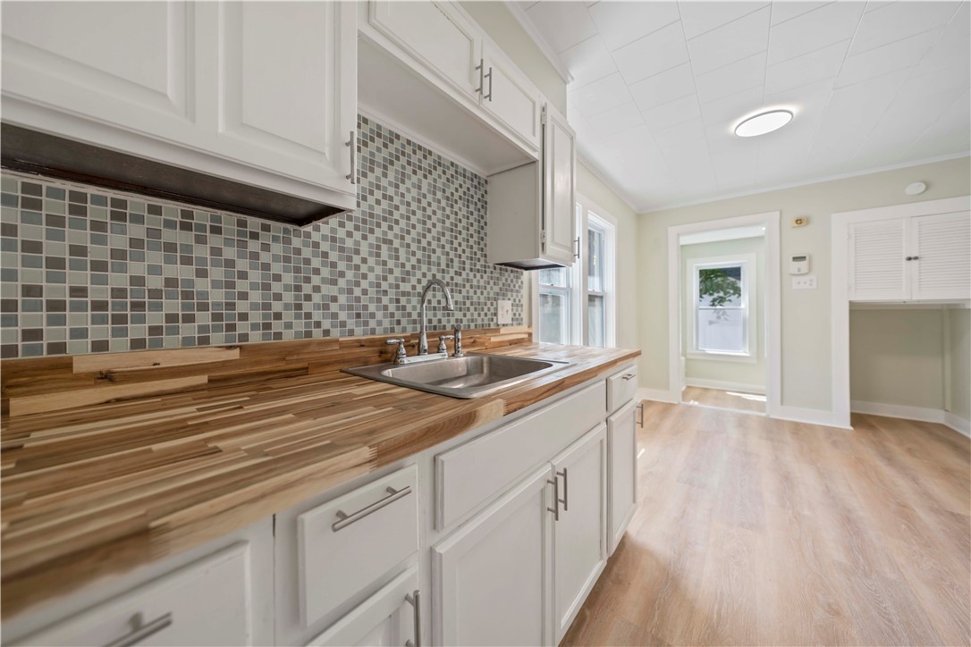 101 Ernst Street Rochester, NY 14621 - Photo 8 of 27 Kitchen