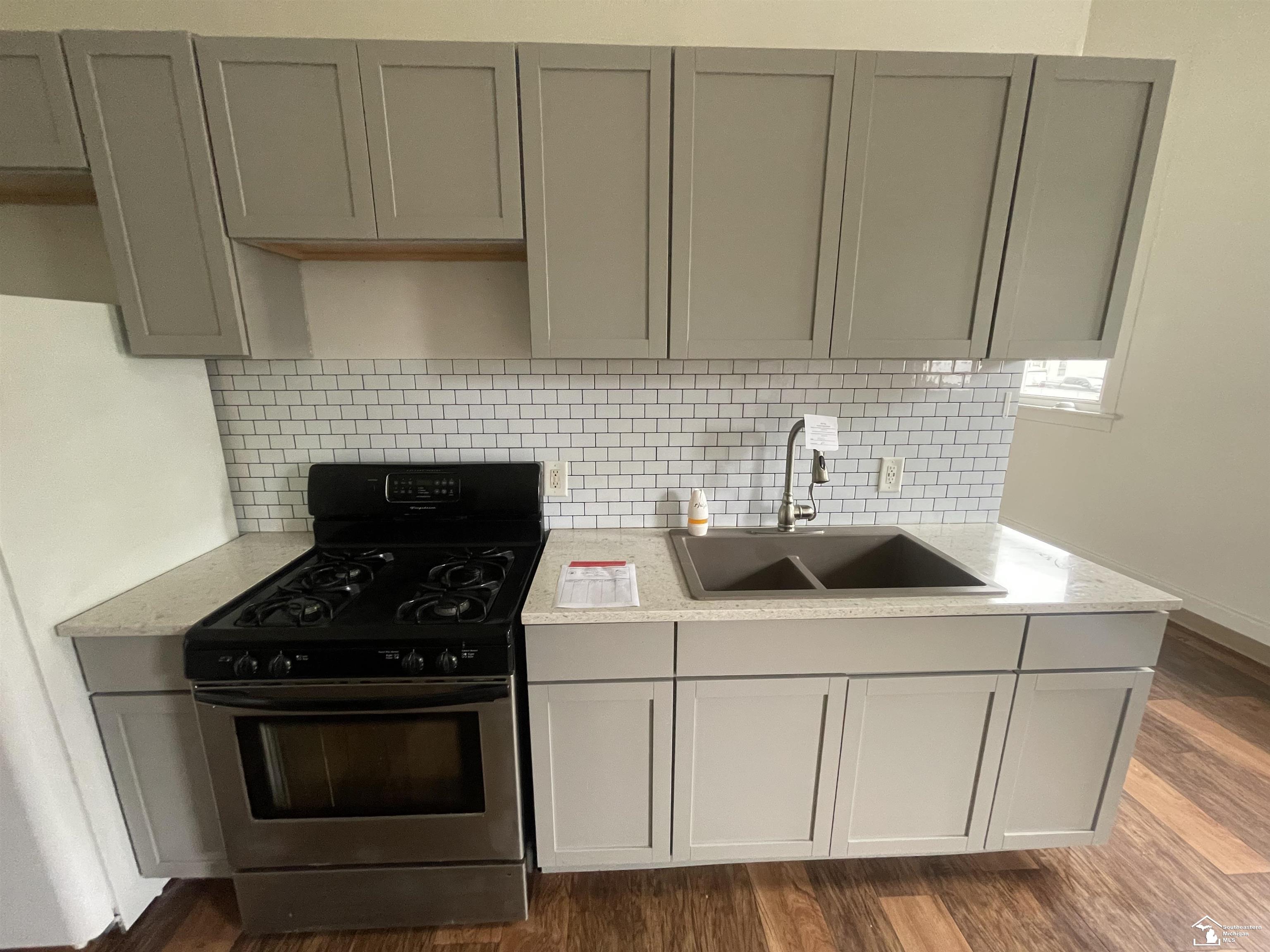 68 Navarre Street Monroe, MI 48161 - Photo 13 of 21