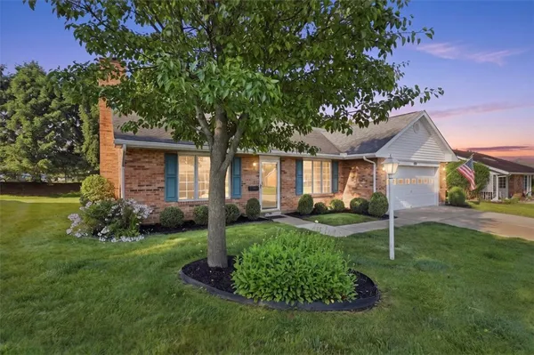 $295,000 | 1814 Primrose Lane, Fairborn, OH 45324