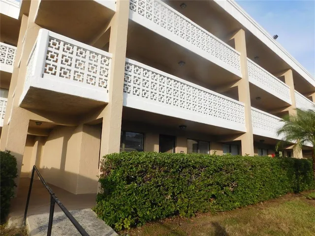 $175,000 | 4920 Locust Street Northeast, Unit 106, St. Petersburg, FL 33703