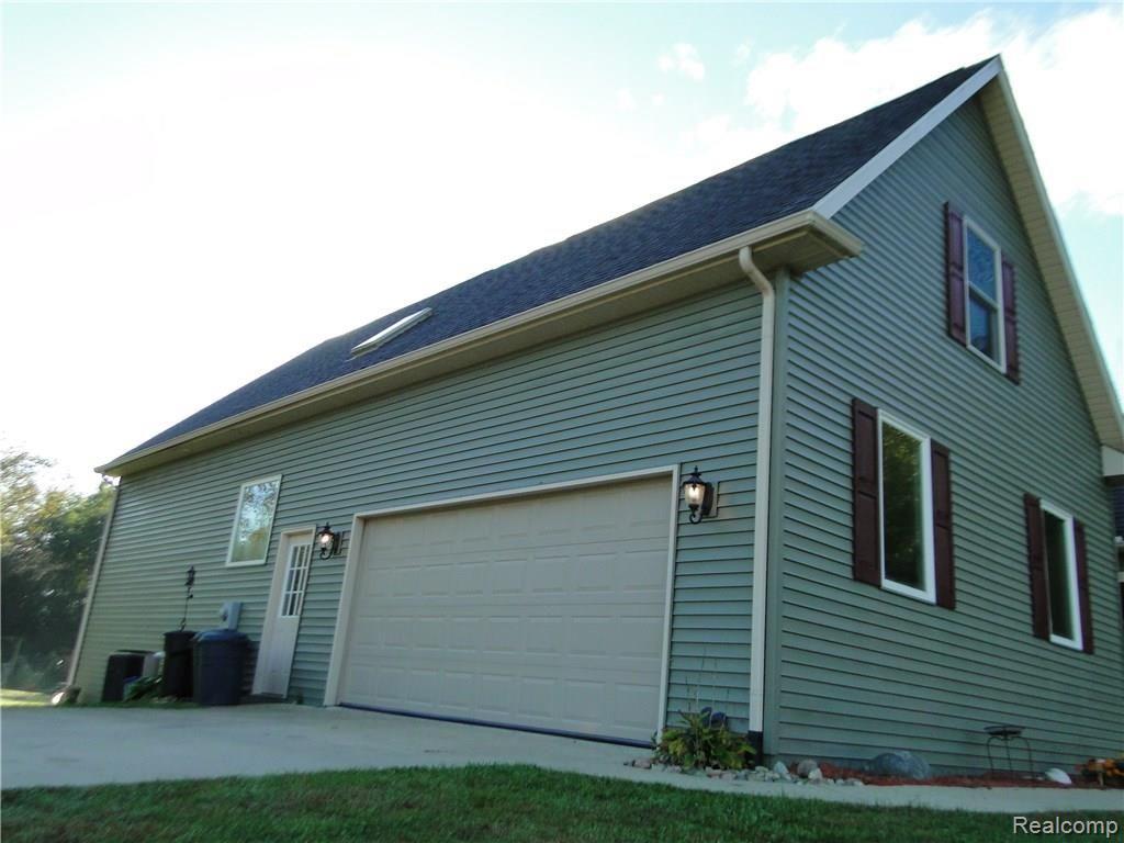 1349 South Wilder Road Lapeer, MI 48446 - Photo 4 of 50 Garage