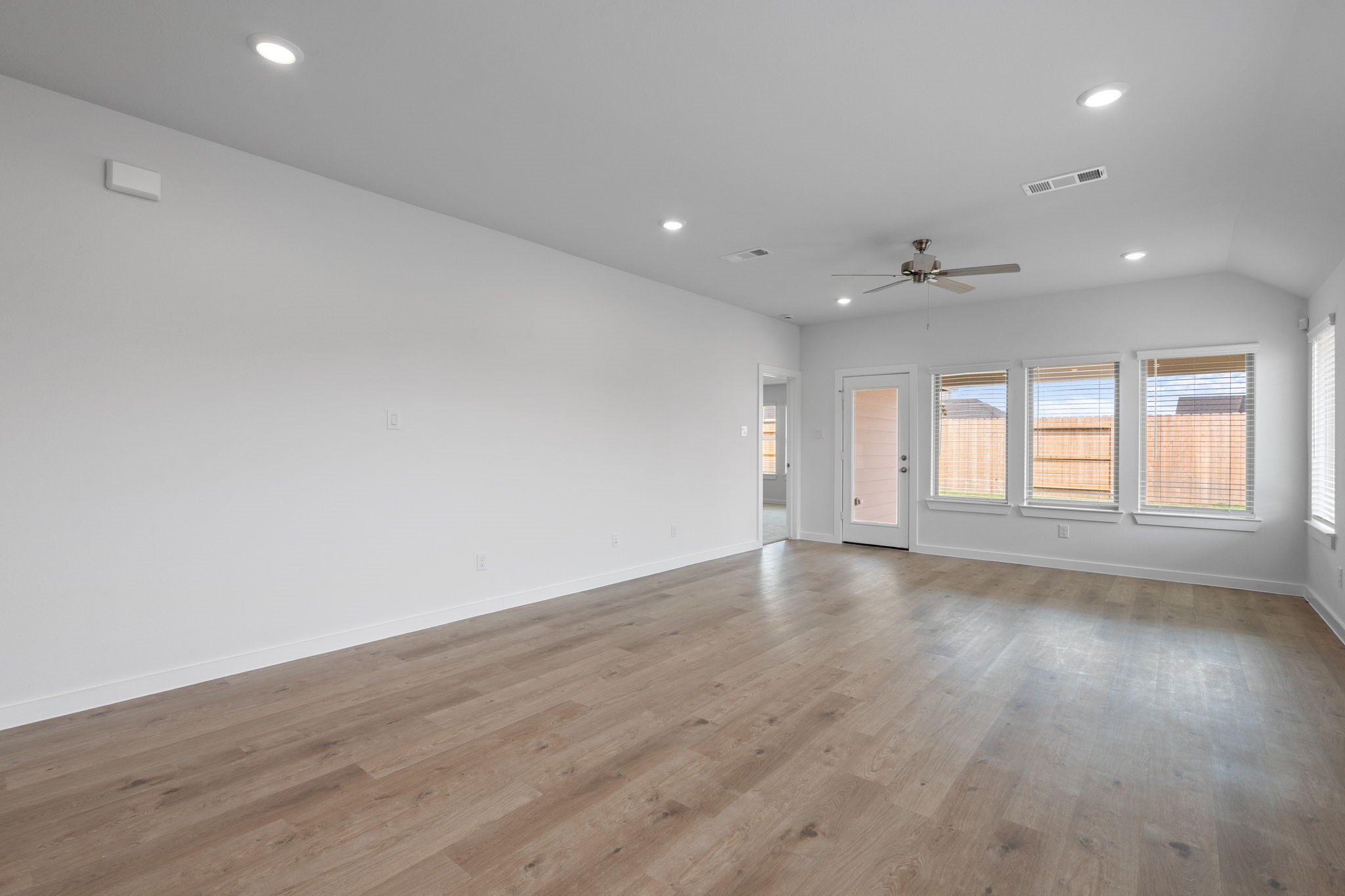 328 Gambels Quail Road Hempstead, TX 77445 - Photo 9 of 27