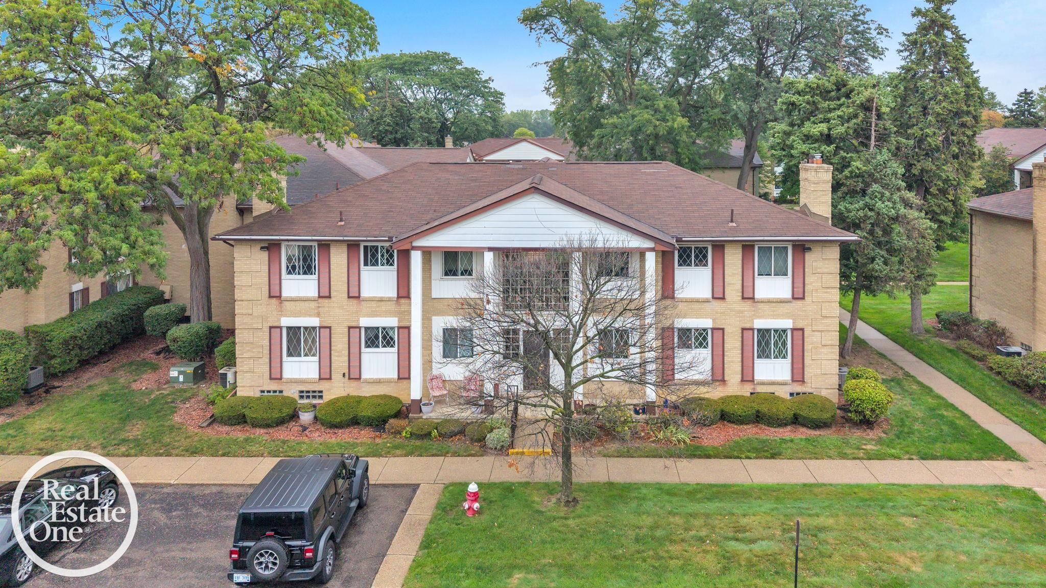 29225 Hayes Road Warren, MI 48088 - Photo 1 of 27 50222292-c432b299-7386-466e-b850-aebe95db9597.JPG
