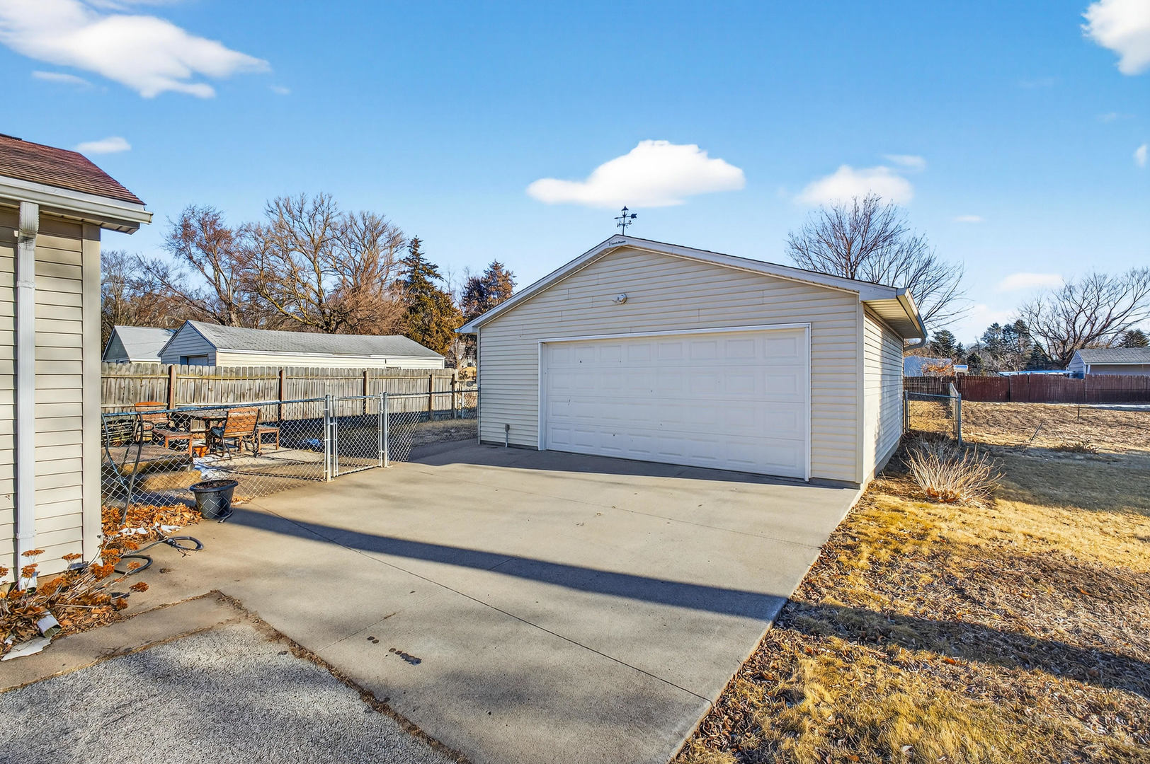 3285 Moencks Road Bettendorf, IA 52722 - Photo 2 of 20 Gallery Image 2
