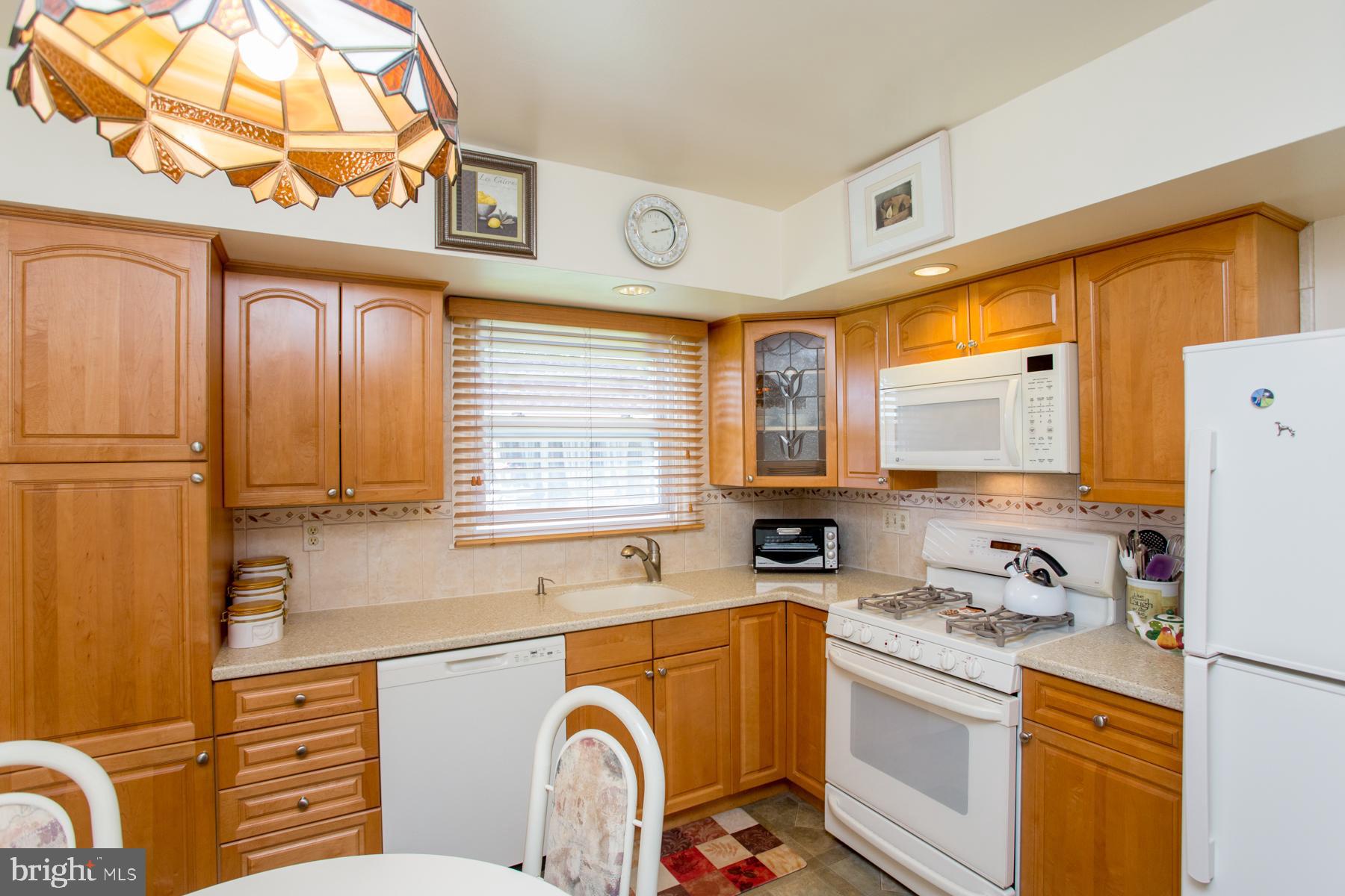 1158 Medway Road Philadelphia, PA 19115 - Photo 15 of 60