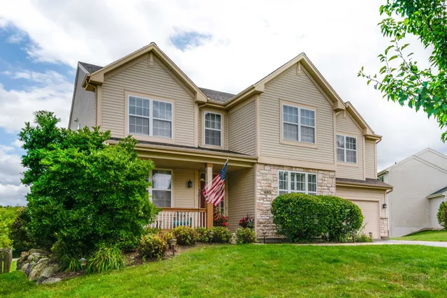 $499,999 | 683 Niagara Drive, Volo, IL 60073
