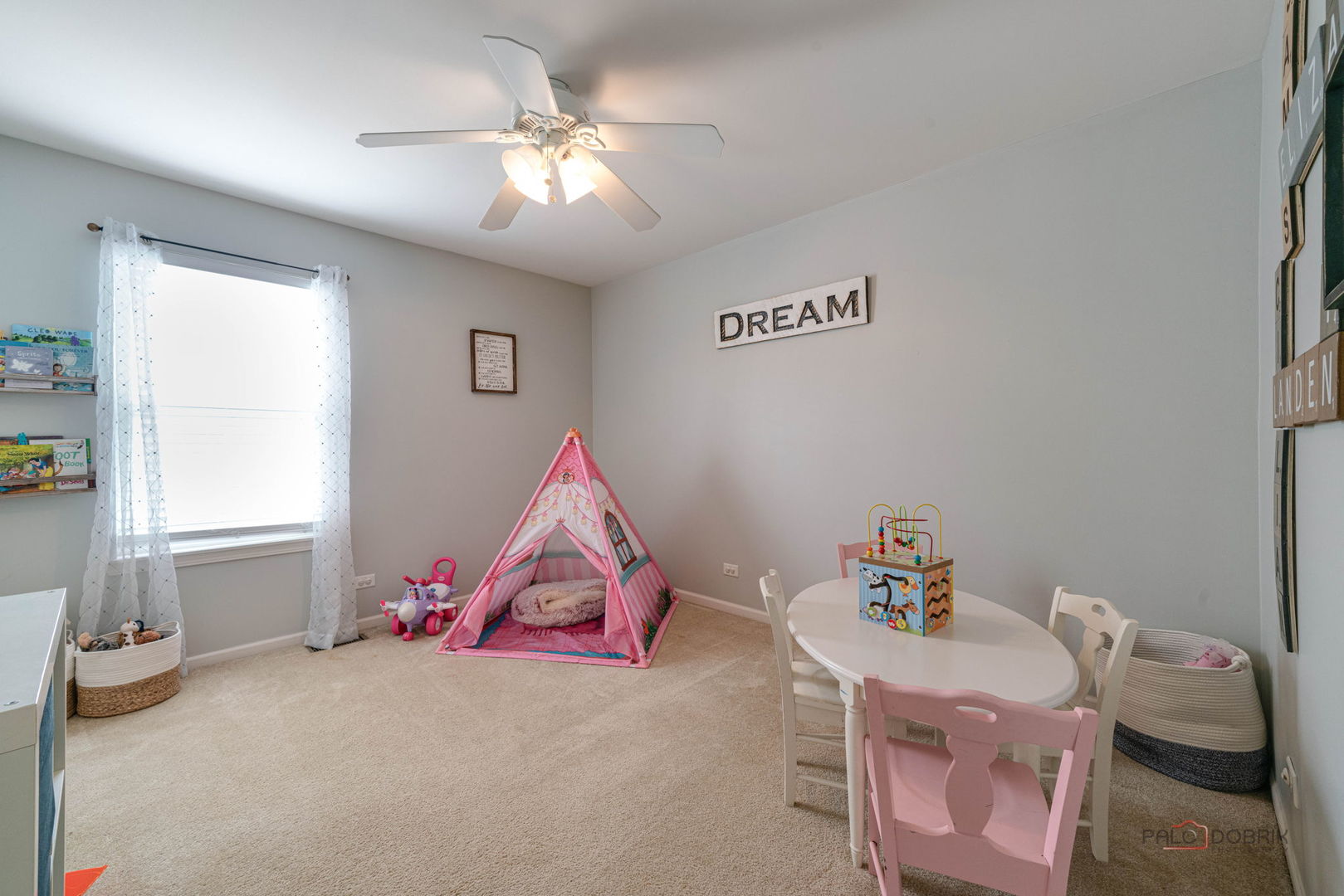 683 Niagara Drive Volo, IL 60073 - Photo 14 of 25 a room with toys and window