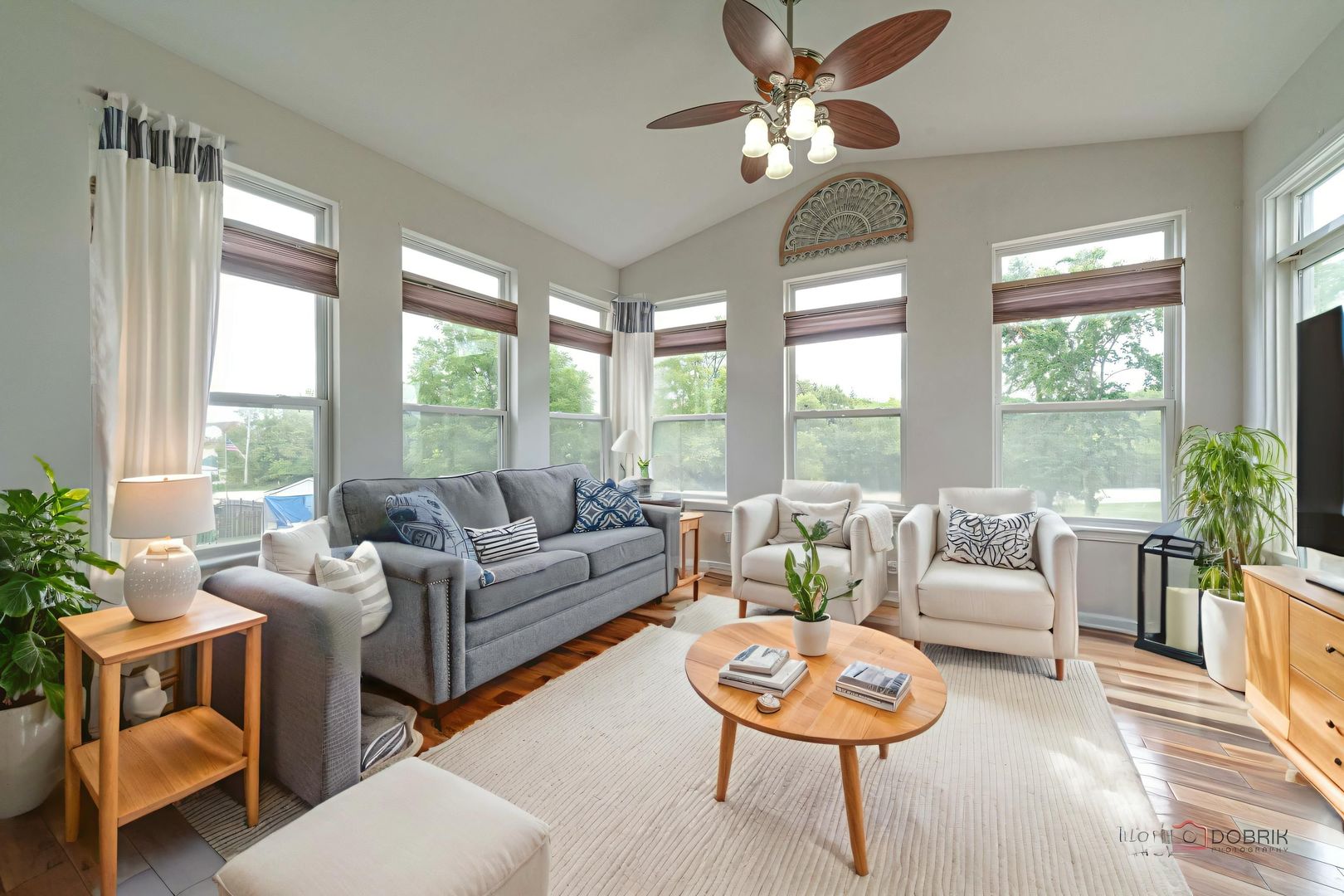 683 Niagara Drive Volo, IL 60073 - Photo 5 of 25 a living room with furniture and a large window