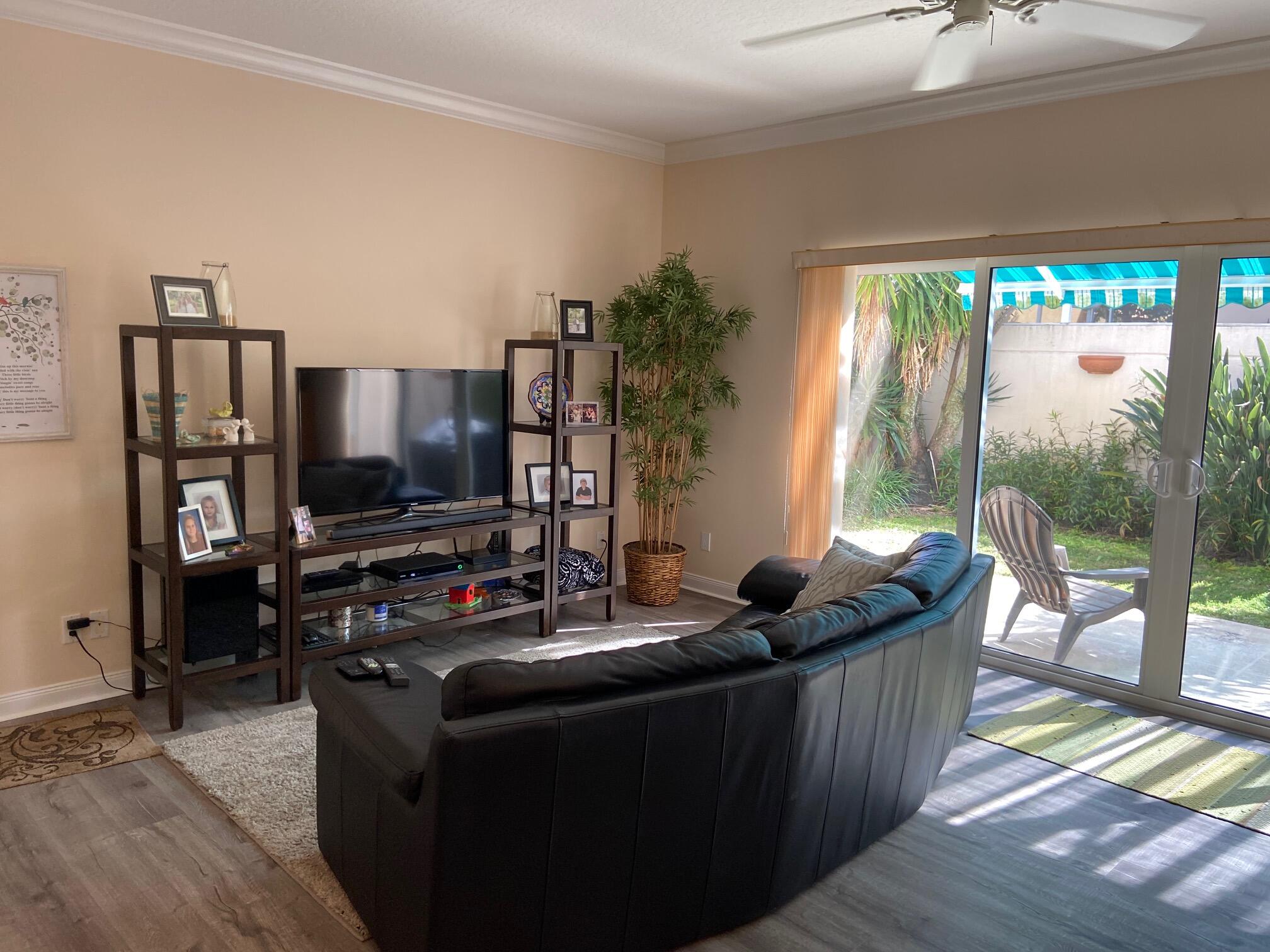 28 Live Oak Circle Tequesta, FL 33469 - Photo 7 of 7 GIMG_0188 (1)