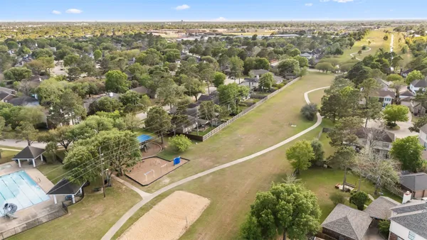 $2,400 | 7730 Gable Point Drive, Houston, TX 77095