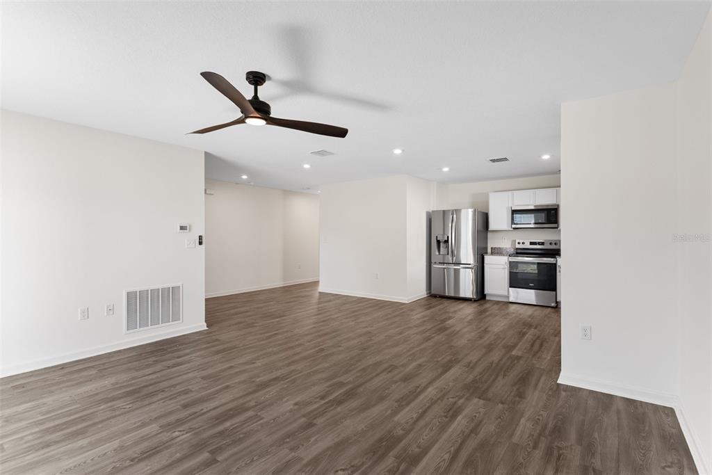 2059 Kentucky Road Sumterville, FL 33585 - Photo 10 of 38