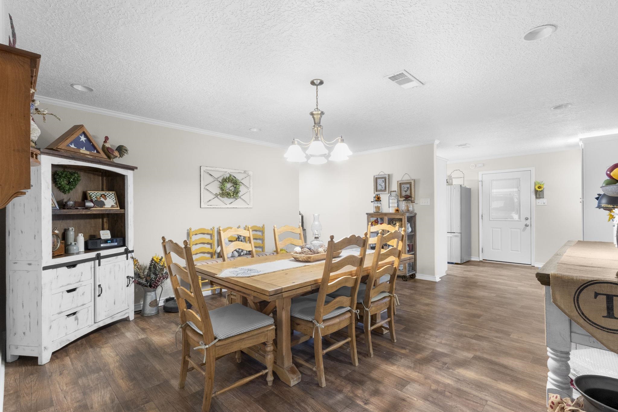 805 Gentry Road Silsbee, TX 77656 - Photo 12 of 34
