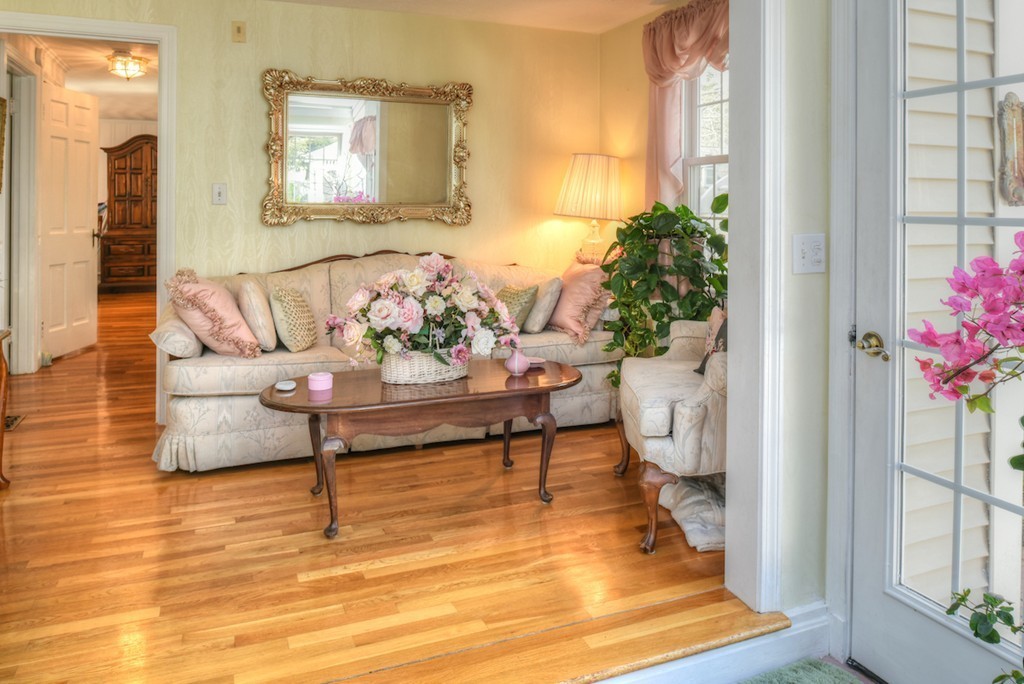 75 Crest Road Lynnfield, MA 01940 - Photo 11 of 26 Gallery Image 11