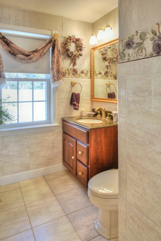 75 Crest Road Lynnfield, MA 01940 - Photo 14 of 26 Gallery Image 14