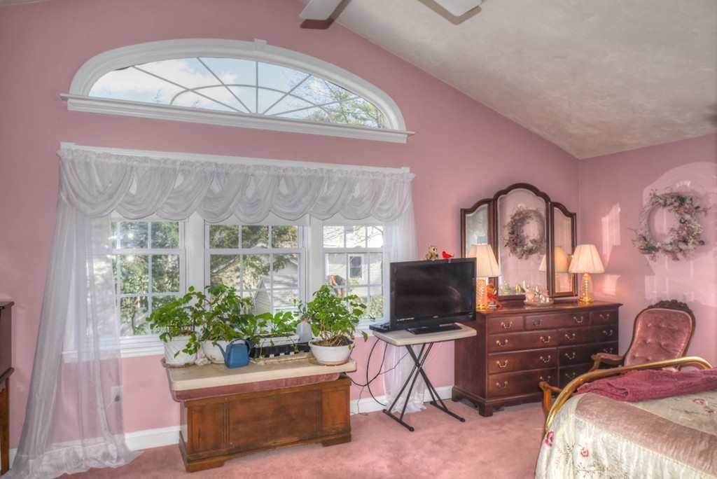 75 Crest Road Lynnfield, MA 01940 - Photo 16 of 26 Gallery Image 16