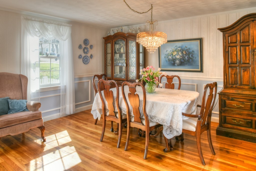 75 Crest Road Lynnfield, MA 01940 - Photo 8 of 26 Gallery Image 8