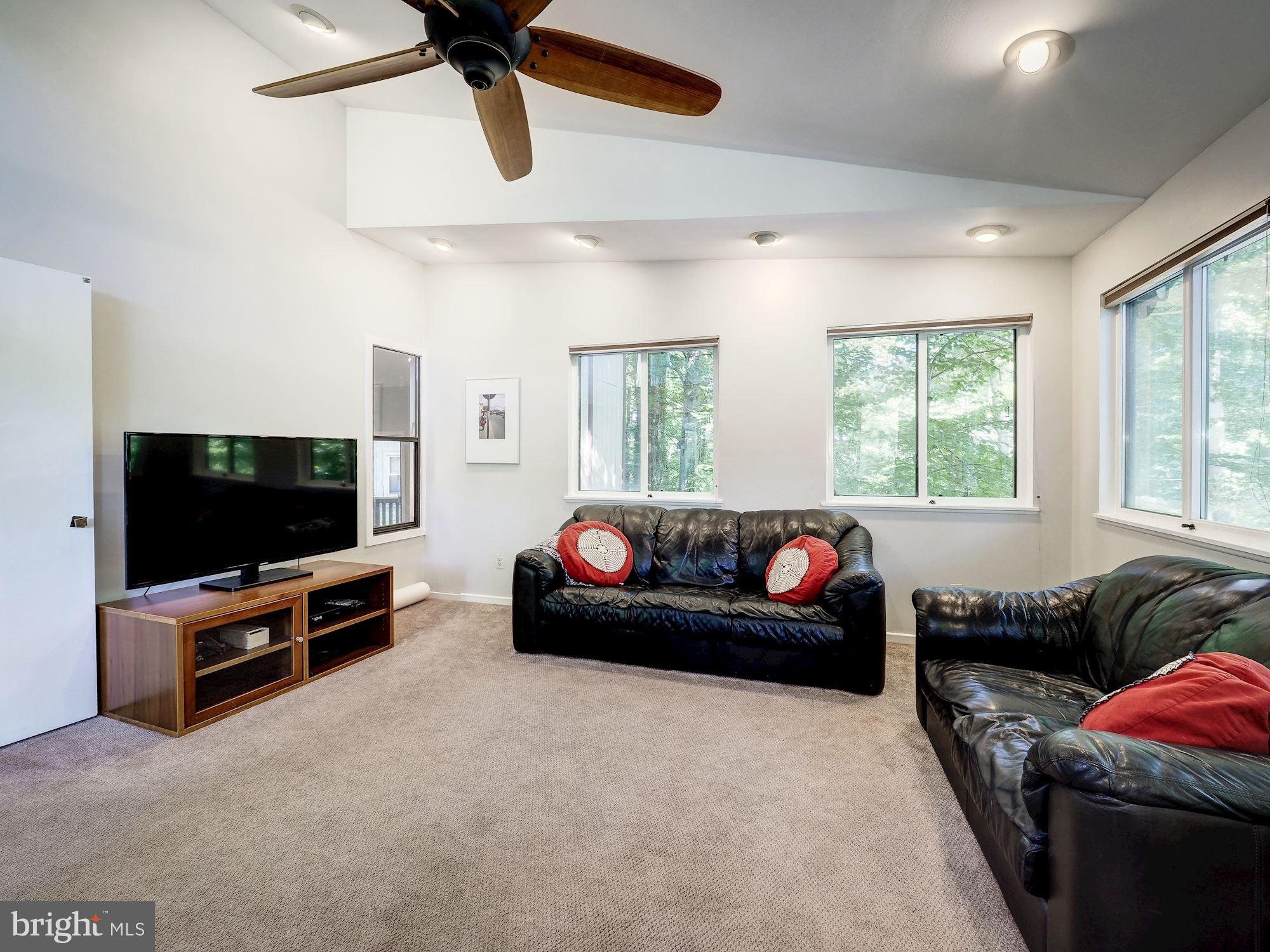 201 Hilltop Road Silver Spring, MD 20910 - Photo 34 of 62